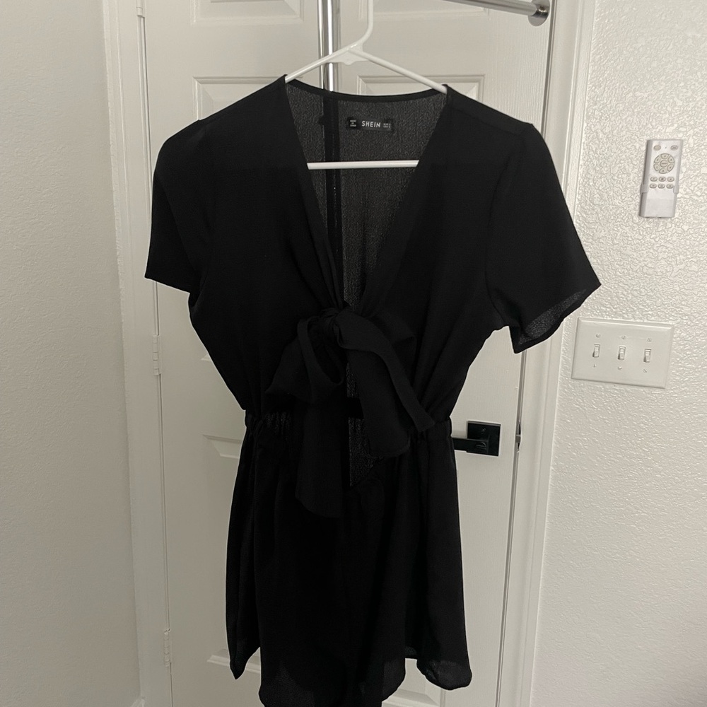 SHEIN Black Tie-Front Blouse